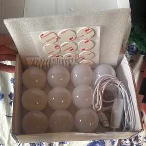 Vanity Mirror Lights with LED Bulbs-New